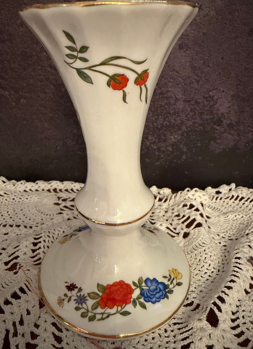 Vintage Aynsley Famille Rose Bone China Candlestick Holders – Pair – Floral Chinoiserie Design – Made in England – Gold Trim
