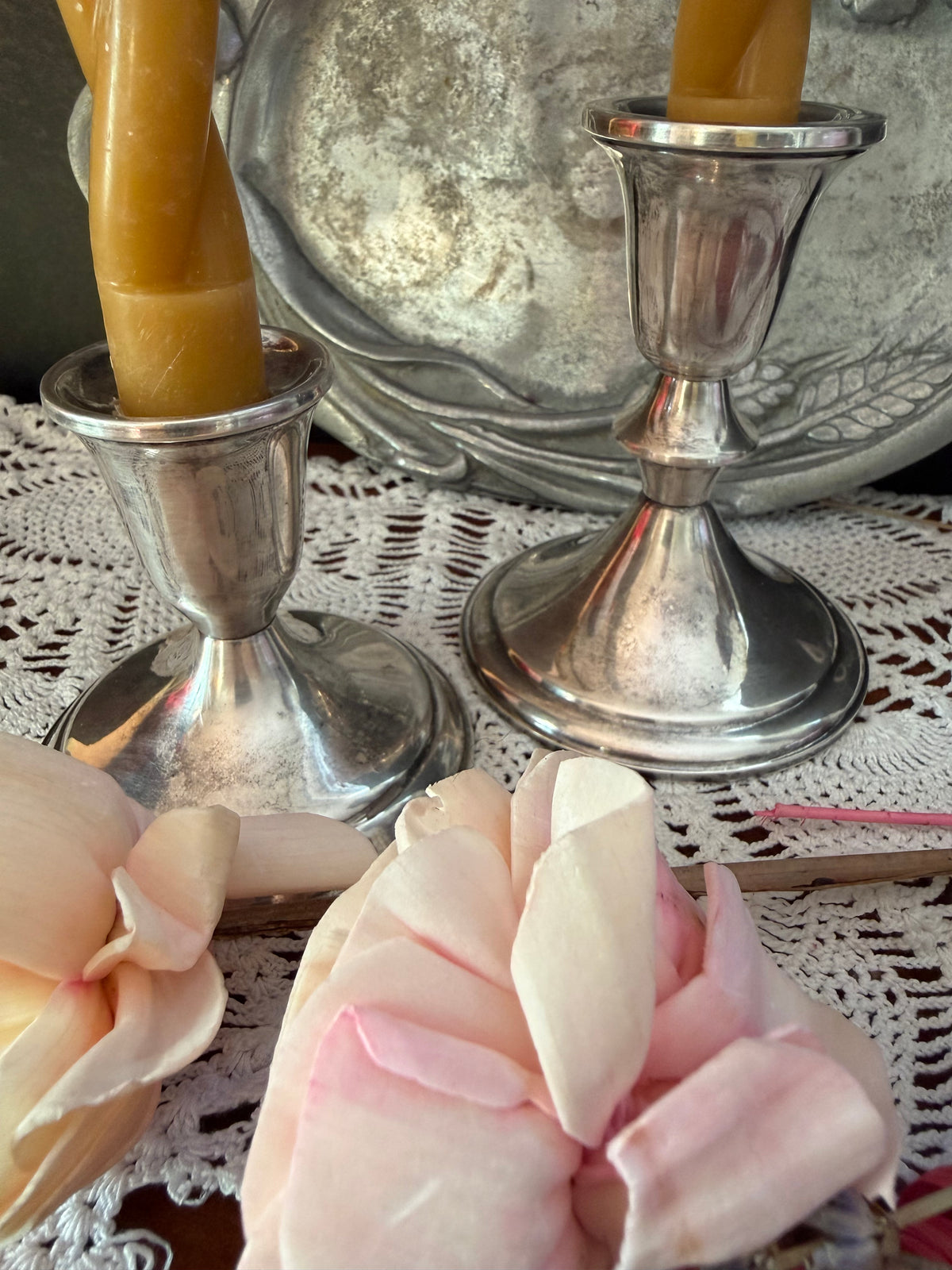 Par de candelabros vintage de plata chapada Towle 3178 | Candelabros clásicos para velas cónicas | Decoración de mesa tradicional en plata