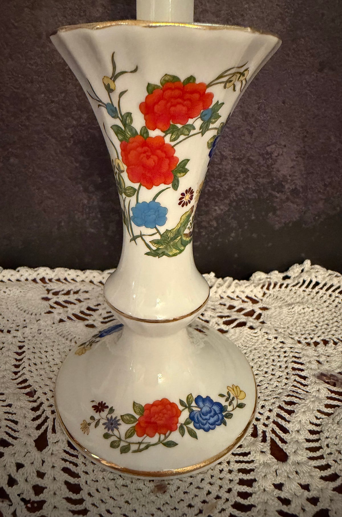 Vintage Aynsley Famille Rose Bone China Candlestick Holders – Pair – Floral Chinoiserie Design – Made in England – Gold Trim
